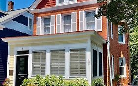 Vintage Charm: Annapolis Retreat